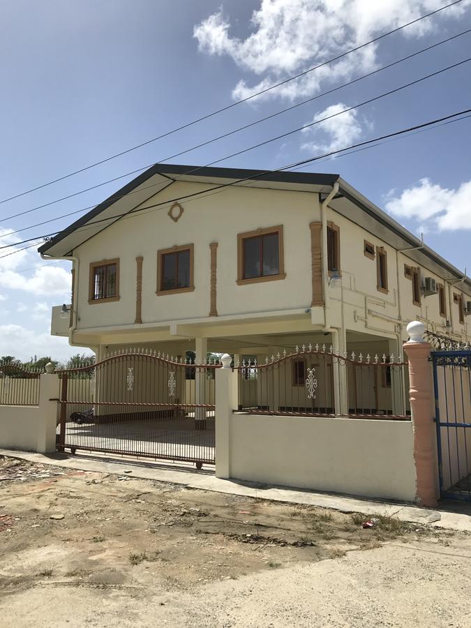 Studio 27 Inn Piarco Zewnętrze zdjęcie